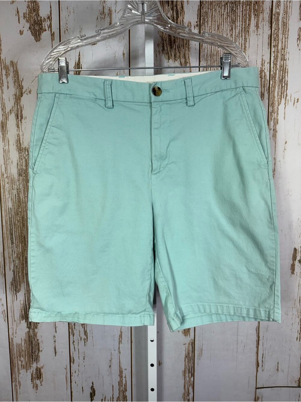 Old Navy, Ultimate Slim Built in Flex, Aqua Blue Shorts. Size 34. Good used cond